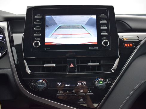 Used 2024 Toyota Camry SE image 15