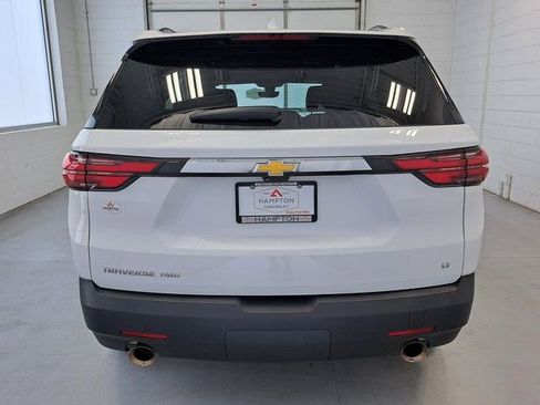 Used 2023 Chevrolet Traverse LT w/ Rear Camera Mirror Package AWD/4WD image 6