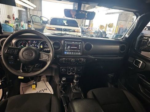 Used 2023 Jeep Wrangler Unlimited w/ Dual Top Group AWD/4WD image 12
