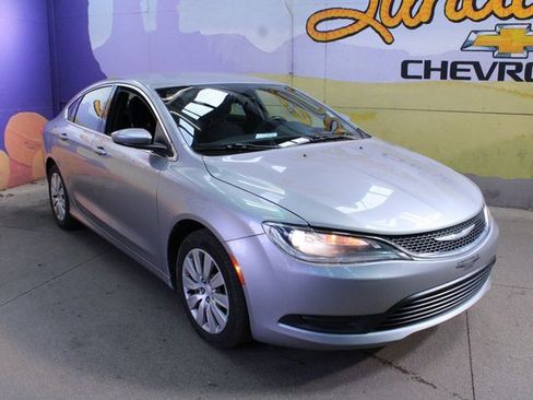 Used 2016 Chrysler 200 LX image 4