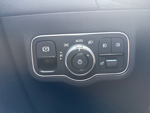 Used 2021 Mercedes-Benz GLA 250 image 22