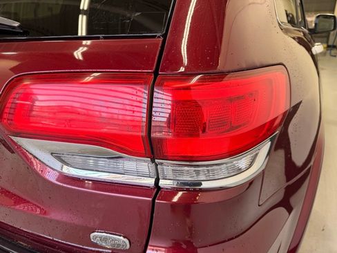 Used 2021 Jeep Grand Cherokee Overland AWD/4WD image 5