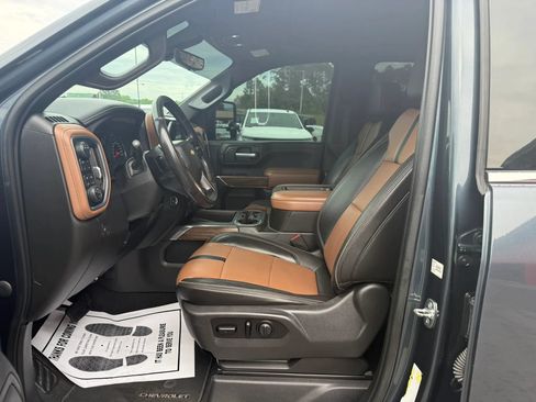 Used 2020 Chevrolet Silverado 3500 High Country w/ Z71 Off-Road Package AWD/4WD image 7