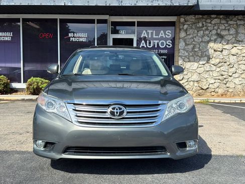 Used 2011 Toyota Avalon Limited FWD image 3