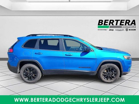 Certified 2023 Jeep Cherokee Altitude Lux AWD/4WD image 7
