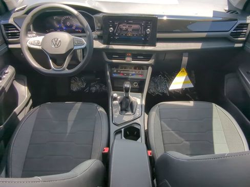New 2026 Volkswagen Taos SE FWD image 12