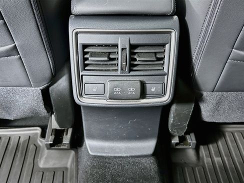 Used 2019 Subaru Forester Touring AWD/4WD image 28