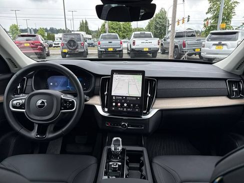 Used 2025 Volvo XC90 B5 Core w/ Protection Package Premier AWD/4WD image 11