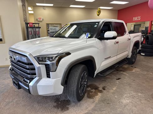 Used 2024 Toyota Tundra Limited AWD/4WD image 3