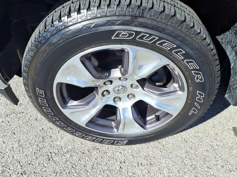 Used 2024 RAM 1500 Laramie AWD/4WD image 5