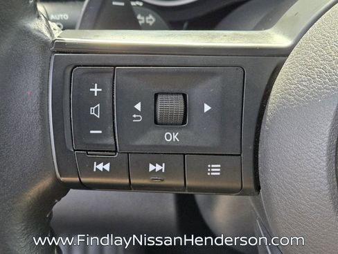 Used 2024 Nissan Pathfinder SV image 30