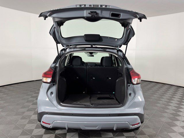 Used 2023 Nissan Kicks SV FWD image 44