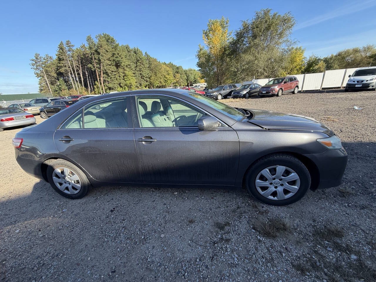 Used 2011 Toyota Camry LE FWD image 6