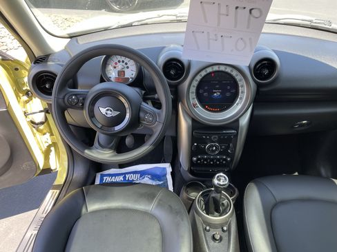 Used 2012 MINI Cooper Countryman FWD image 9