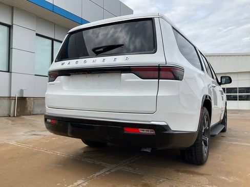 Used 2023 Jeep Wagoneer L Series III w/ Preferred Equipment Group AWD/4WD image 36