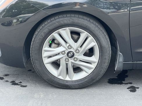 Used 2020 Hyundai Elantra SEL FWD image 13
