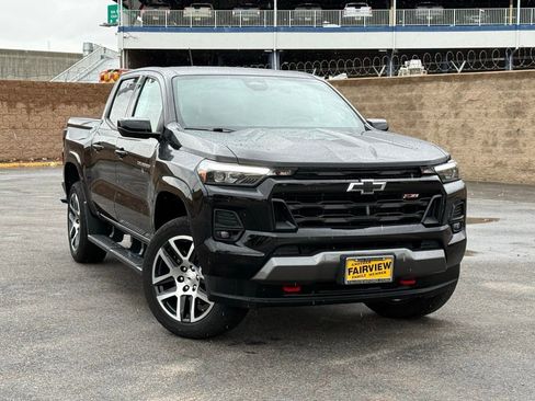 Used 2023 Chevrolet Colorado Z71 w/ Z71 Convenience Package 2 image 3