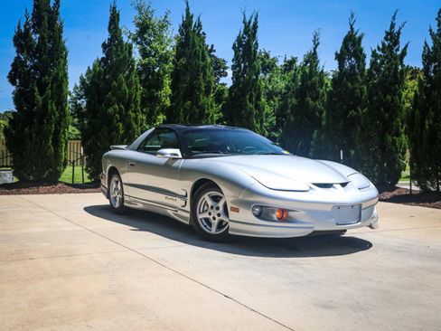 Used 1998 Pontiac Firebird Formula w/ Opt Pkg image 2