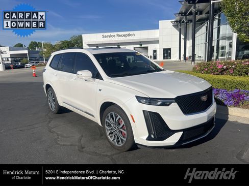 Used 2022 Cadillac XT6 Sport w/ Technology Package image 1