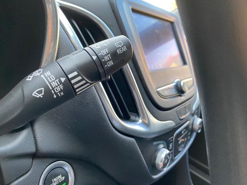 Used 2023 Chevrolet Equinox LT image 67