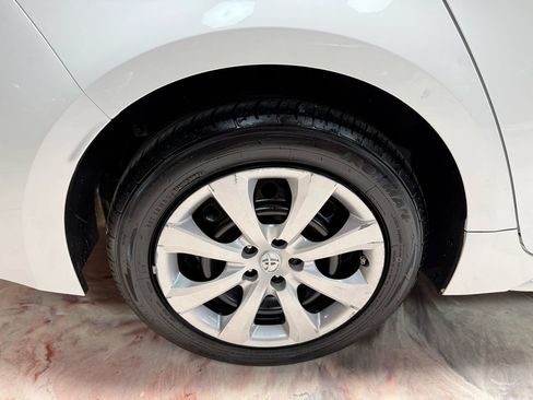 Used 2022 Toyota Corolla LE FWD image 35