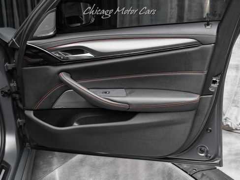 Used 2022 BMW M5 CS image 35