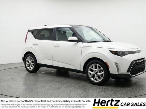 Used 2025 Kia Soul LX w/ LX Technology Package FWD image 1
