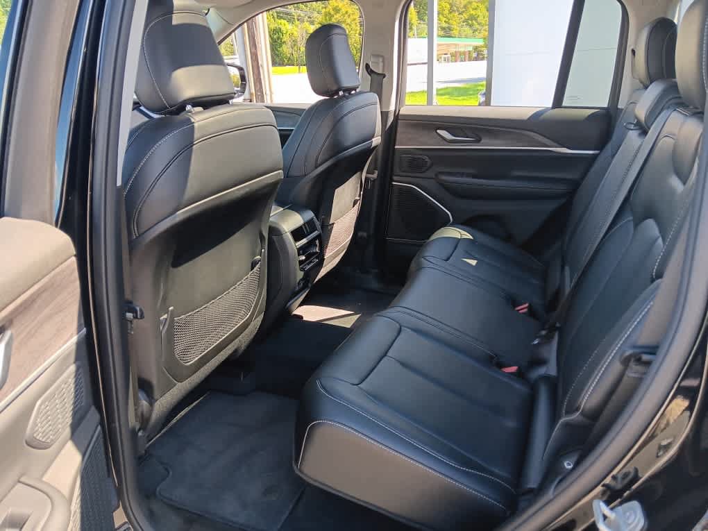 Used 2023 Jeep Grand Cherokee 4WD 4xe image 17