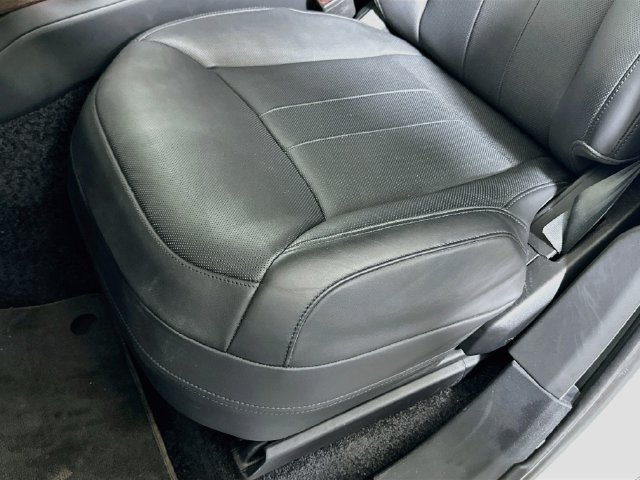 Used 2025 Land Rover Range Rover SE AWD/4WD image 20