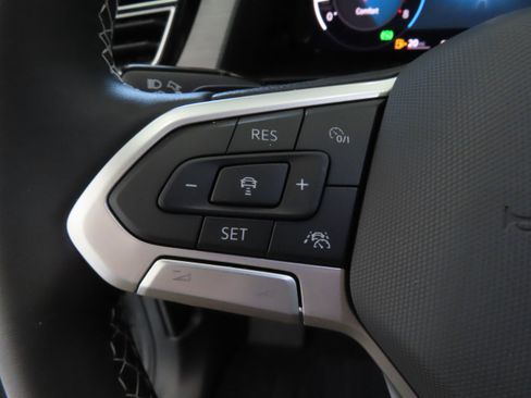 New 2026 Volkswagen Atlas Cross Sport SE image 14