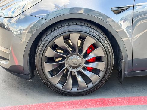 Used 2022 Tesla Model Y Performance AWD/4WD image 9