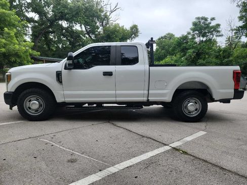 Used 2019 Ford F250 XL w/ Power Equipment Group RWD image 4