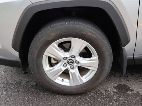 Used 2020 Toyota RAV4 XLE w/ All Weather Liner Package AWD/4WD image 10