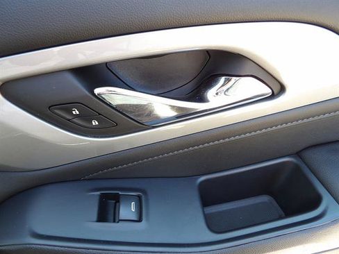 Used 2022 Chevrolet Traverse LT AWD/4WD image 40
