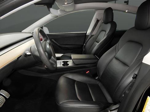 Used 2022 Tesla Model Y Performance image 14