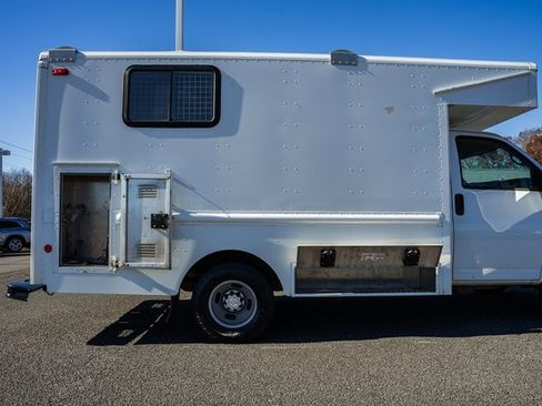 Used 2009 Chevrolet Express 3500 image 15