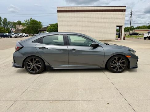 Used 2018 Honda Civic Sport image 6