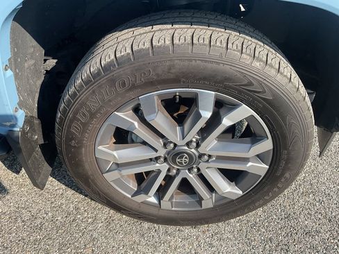 Used 2025 Toyota 4Runner Limited AWD/4WD image 11