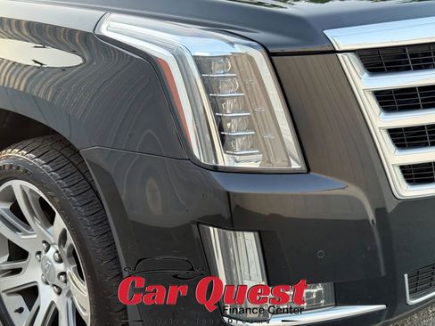 Used 2016 Cadillac Escalade Luxury AWD/4WD image 25