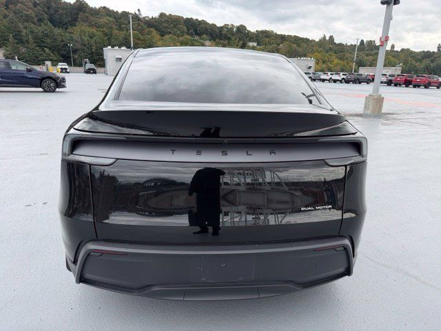 Used 2026 Tesla Model Y AWD image 4