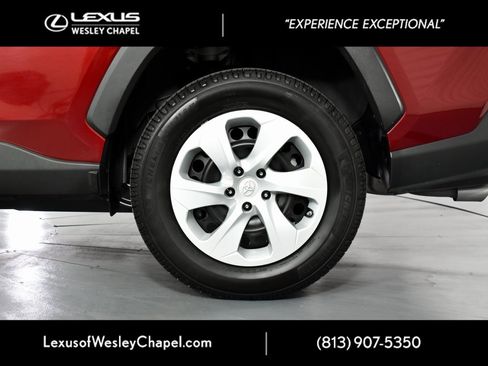 Used 2021 Toyota RAV4 LE image 11