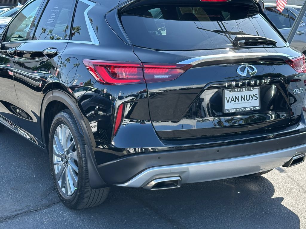 Used 2023 INFINITI QX50 Luxe FWD image 4