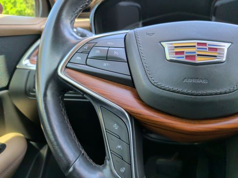 Used 2019 Cadillac XT5 Platinum image 22