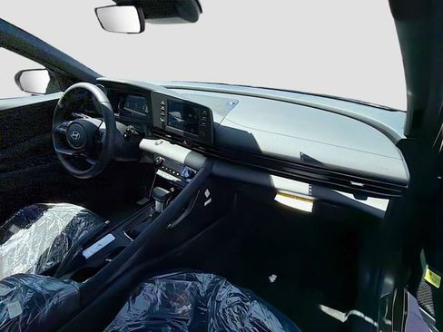 New 2026 Hyundai Elantra Sport FWD image 25