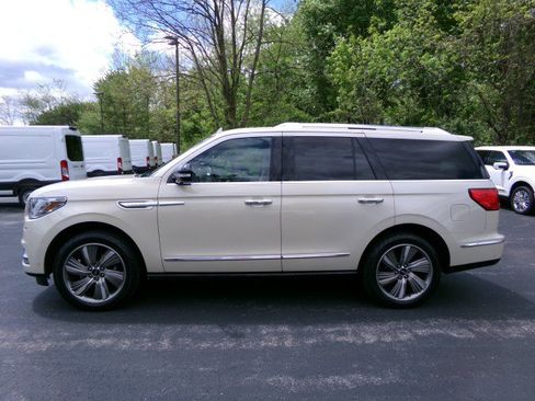 Used 2018 Lincoln Navigator Reserve w/ Technology Package AWD/4WD image 6