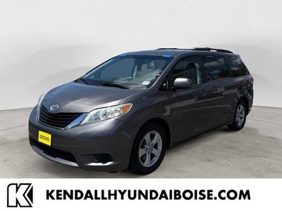 Used 2011 Toyota Sienna LE w/ Towing Pkg