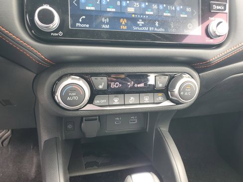 New 2025 Nissan Versa SR w/ Trunk Package image 24