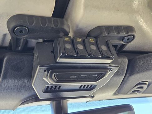 Used 2021 Jeep Gladiator Rubicon AWD/4WD image 29