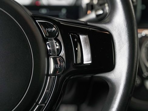 Used 2020 Rolls-Royce Dawn image 42