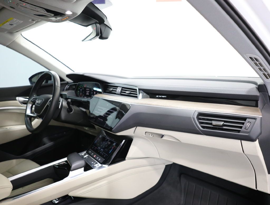 Used 2022 Audi e-tron Premium w/ Convenience Plus Package AWD/4WD image 23